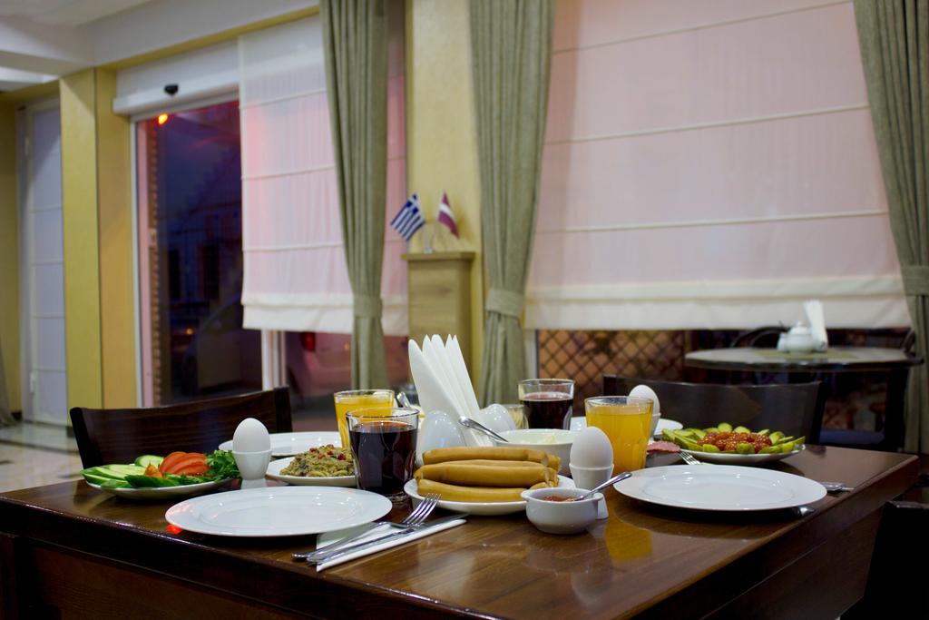 Hotel Feri Tbilisi Eksteriør billede